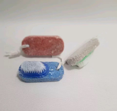 PIEDRA POMEZ + CEPILLO